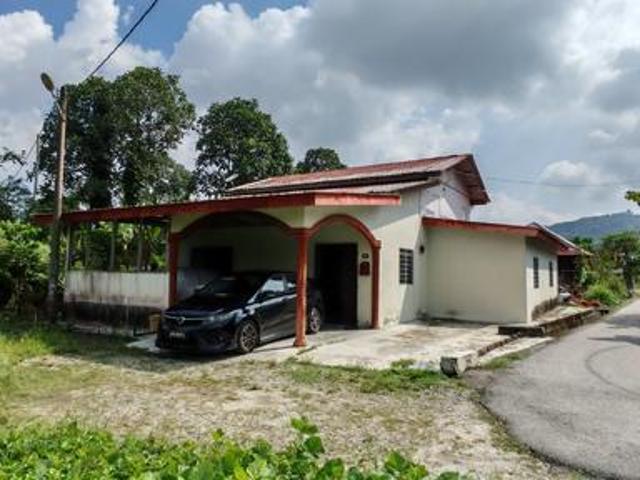 Rumah kampung Sungai Bakap Jalan Sentosa Geran Individu
