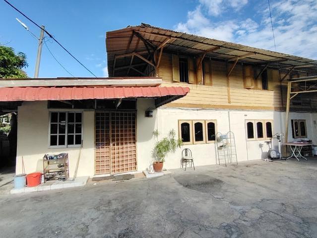 RUMAH KAMPUNG untuk dijual