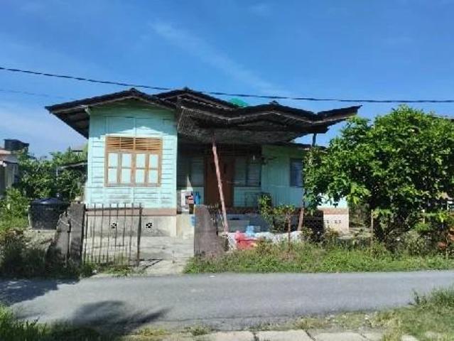 Rumah Kayu Yg masih utuh untuk dijual