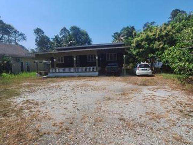 Rumah kebun tepoh