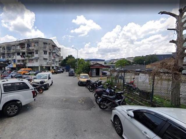 Rumah kedai Jalan Cahaya 14 Taman Cahaya Ampang tingkat 3