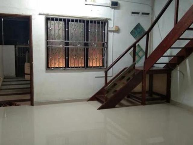 Rumah Kos Sederhana Rendah untuk Dijual Taman Orkid Batu Pahat