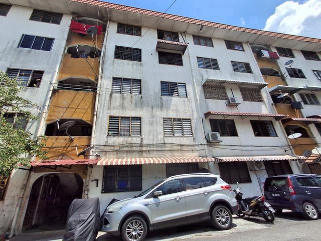 Rumah kos rendah taman taming Jaya balakong block h tingkat 3