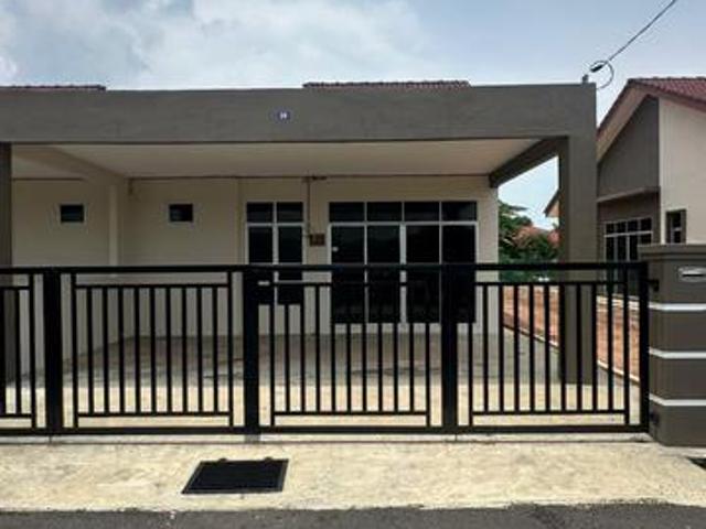 Rumah Koyak Plastic Taman Berlian Kuala Perlis FREEHOLD