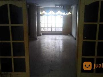 Rumah layak huni di komplek Muara dekat Tegallega kota Bandung