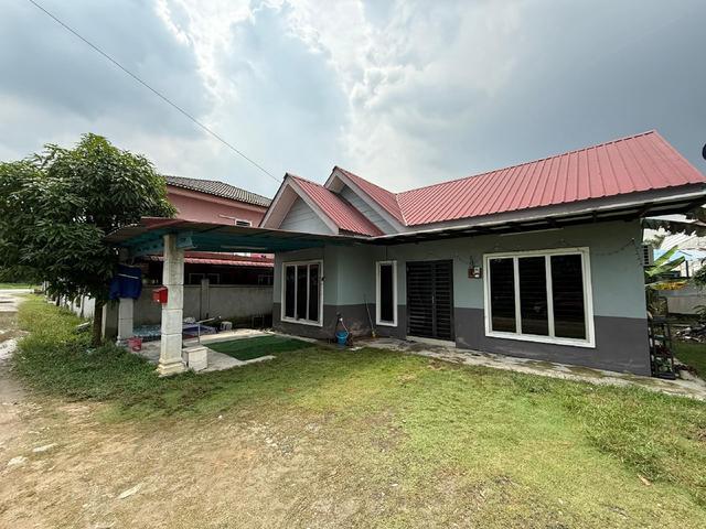 Rumah lot sesebuah