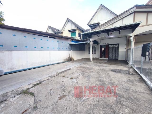 RUMAH LUAS CANTIK 4 Bilik Extra Tanah Belakang Jual bawah MV