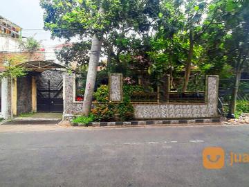 RUMAH MODERN CLASSIC DENGAN KOLAM RENANG DI SUKAHAJI PASTEUR BANDUNG