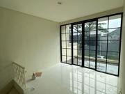 rumah modern minimalis 2 lantai royal residence