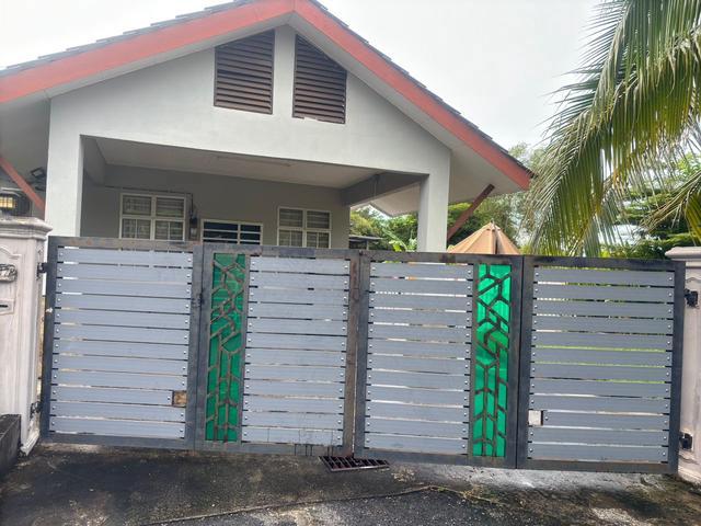 Rumah nak dilepaskan di Taman Tunku Sarina