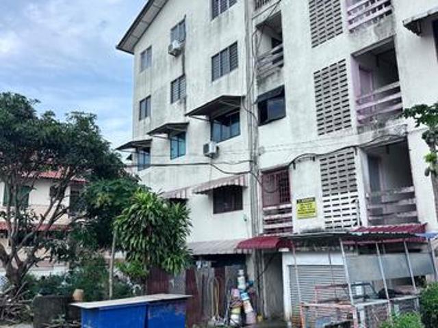 Rumah Pangsa Air Leleh Melaka near Yok Bin School Semabok