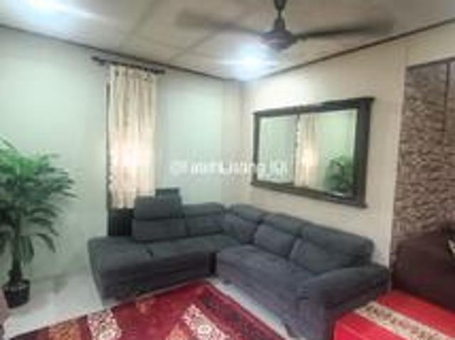 Rumah semi D
