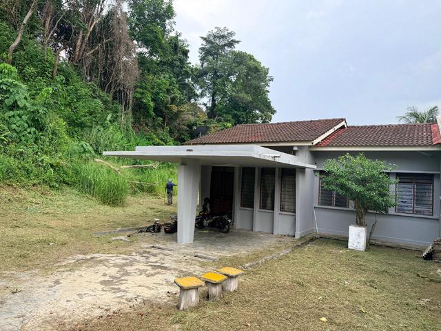 Rumah Semi D Corner Lot