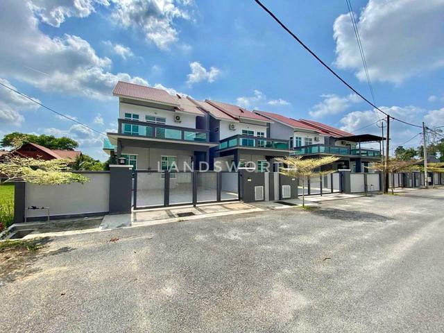 Rumah Semi D Mewah di Taman Firdaus Panji