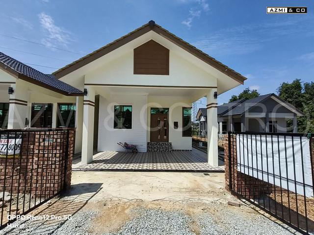 Rumah Semi D Setingkat Tepi Jalan Utama Padang Macang Manir