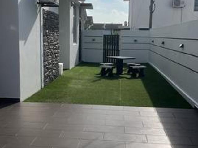 Rumah Semi D Taman Mutiara Rini Perabut Penuh