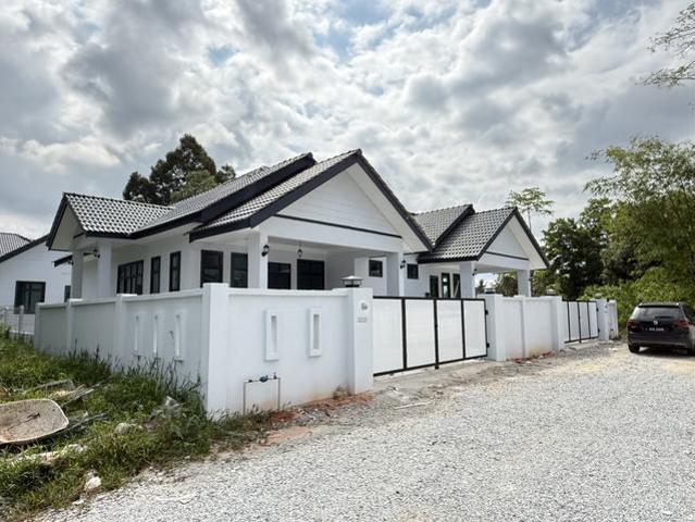 Rumah Semi D Tasek Banggol Pak Ali 4 bilik tidur