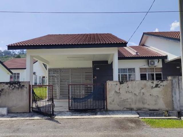 RUMAH SEMID DI PERUMAHAN SERI FAJAR JAYA GAMBANG MAKMUR Untuk Dijual