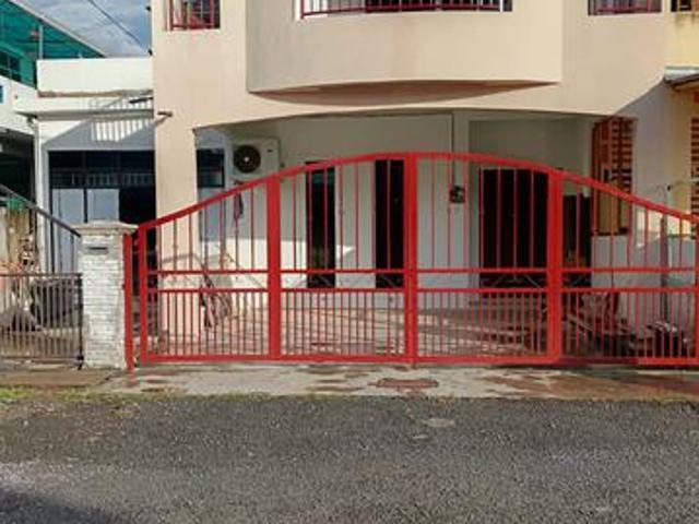 Rumah SemiD Dua Tingkat Untuk Disewa
