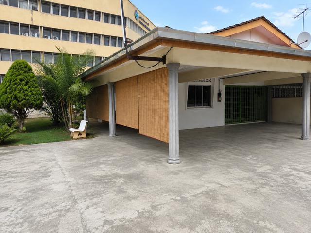 Rumah SemiD Setingkat Corner Lot Untuk Disewa