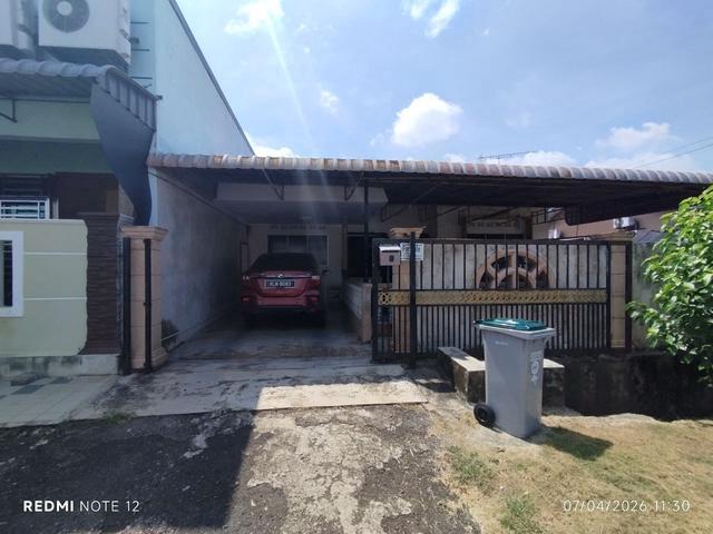 Rumah SemiD Setingkat Luas di Taman Pelangi Segamat