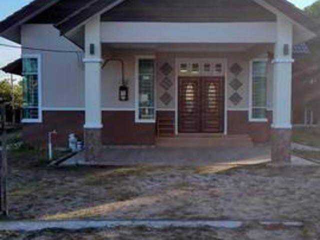 Rumah seberang takir