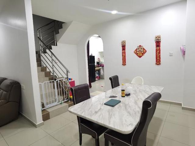 Rumah sedang duduk Rumah kemas elok