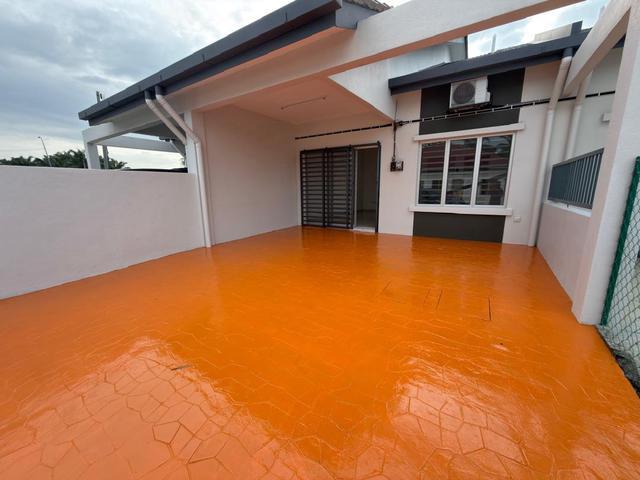 Rumah setingkat 5 Bilik Taman Desa Kencana kapar Belakang tanah luas