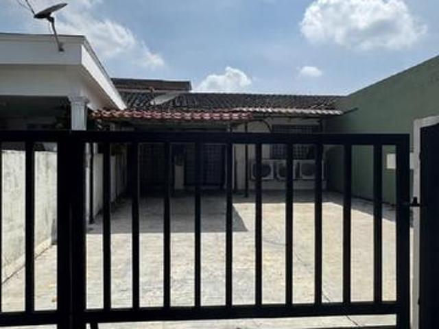 RUMAH SEWA KELANA JAYA BERDEKATAN dENGAN FAM