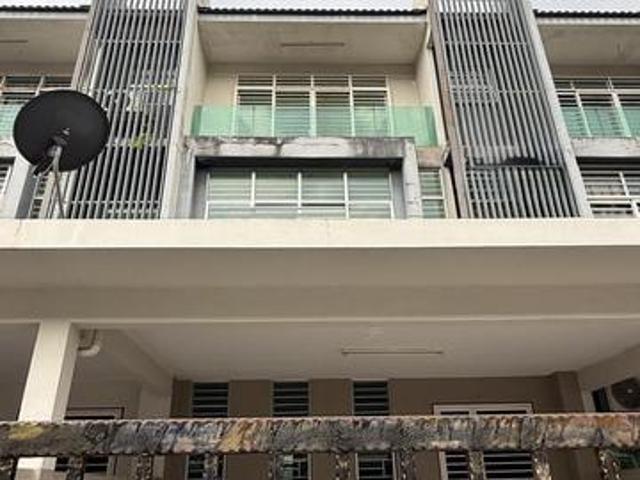 RUMAHTERMURAH 3 TINGKAT Bangi Avenue Seri Putra Bangi UKM