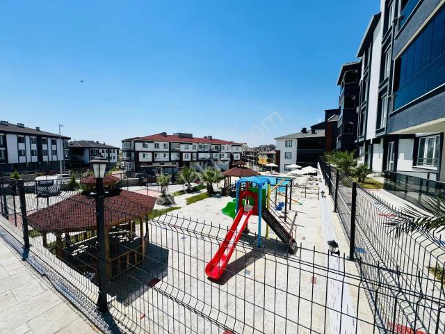 Rumeli Mah De Havuzlu Site İçerisinde Fırsat 2+1 Daire