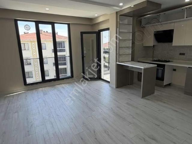 Rumeli Mah.havuzlu Site İçerisinde Güney Cephe 1+1 Satılık Daire