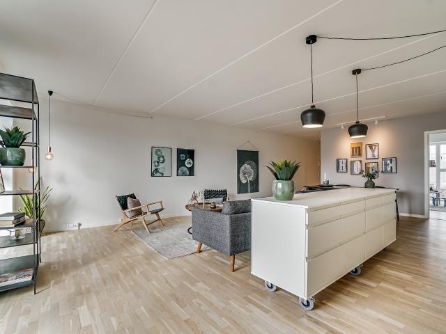 Rummelig 4 værelses lejlighed i Kgs. Lyngby!