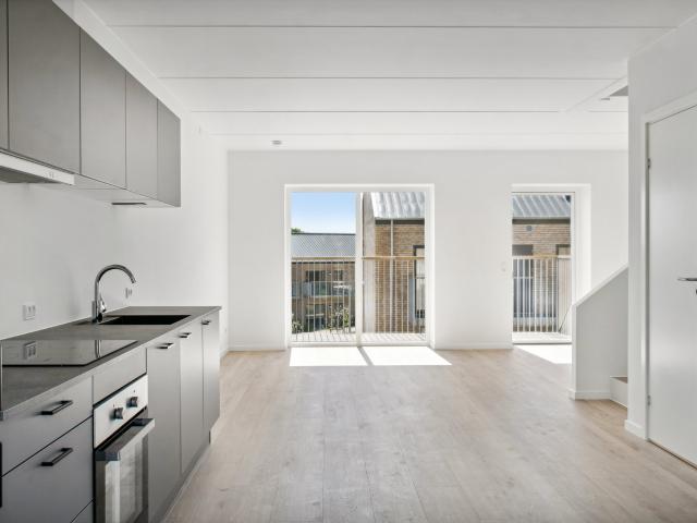Rummelig 4 værelses townhouse i Lisbjerg med terrasse