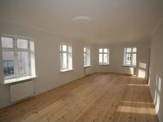 Rummelig 4 værelses ved Nordkraft, 138 m²