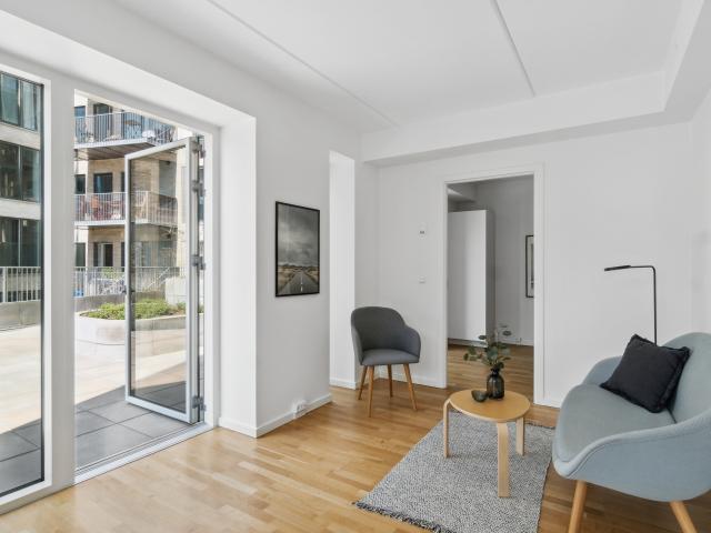 Rummelig 2 værelses med udgang til terrasse i hjertet af Aarhus