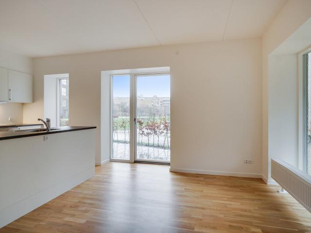 Rummelig 2 værelses med stor østvendt terrasse i Eternitten