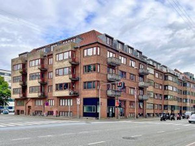 Rummelig 3 værelses lejlighed på Vesterbro, 9000 Aalborg