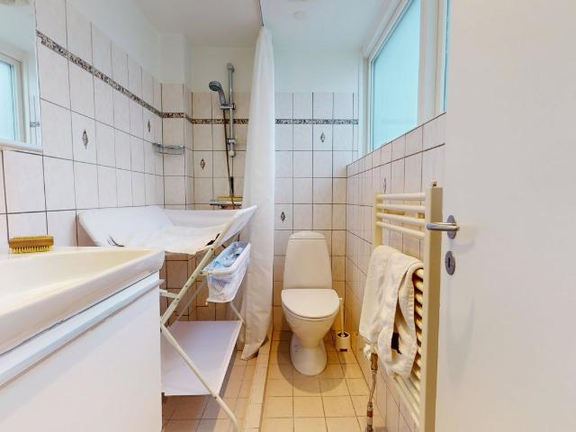 Rummelig villa med charme og privat vestvendt have
