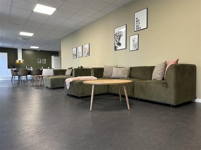 Rummelig og lys studiebolig i hjertet af Horsens