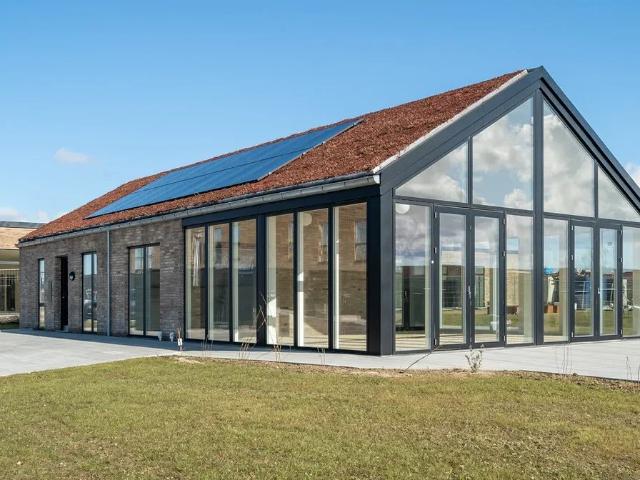Rummeligt 5 værelses rækkehus i naturskønne omgivelser