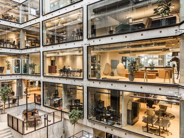 Rummeligt og lyst kontorlejemål på 358 m²