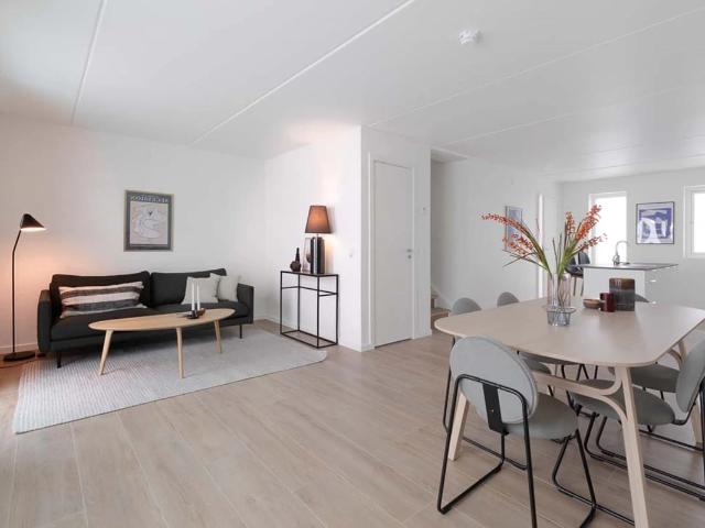 Rummeligt rækkehus med terrasse og 4 værelser