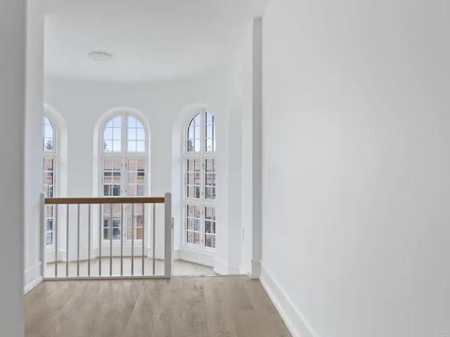 Rummeligt townhouse i historisk ejendom i Hellerup