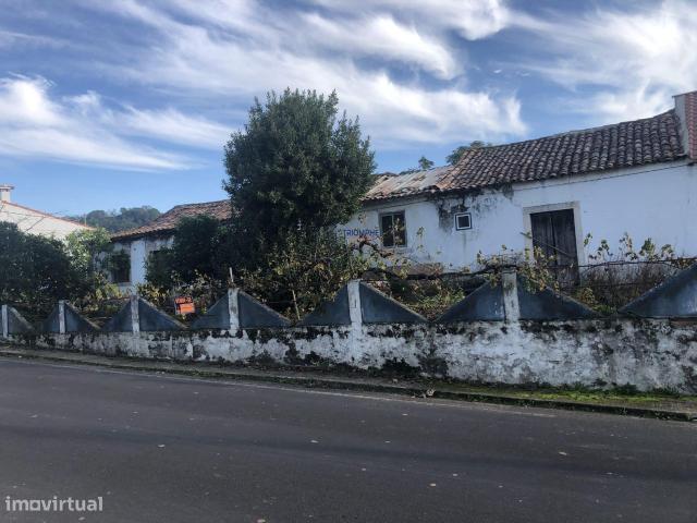 Runas com terreno Correias Rio Maior