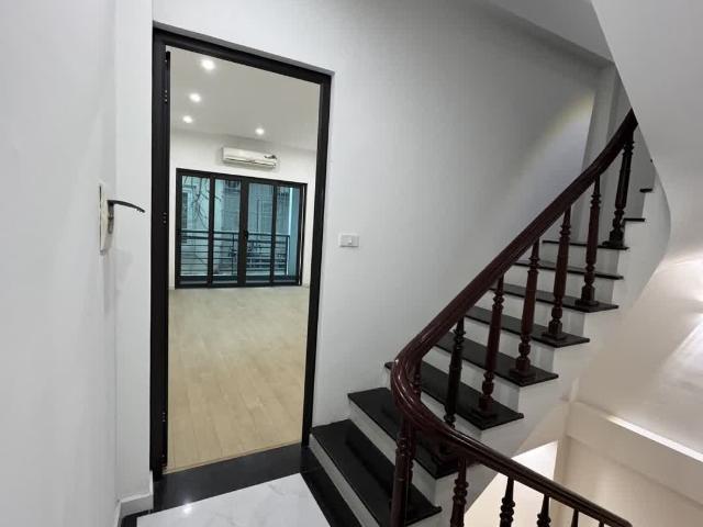 Rung Tâm Hai Bà Trưng Gần Bệnh Viện Thanh Nhàn, Bệnh Viện Bạch Mai. Cạnh Công Viên Tuổi Trẻ