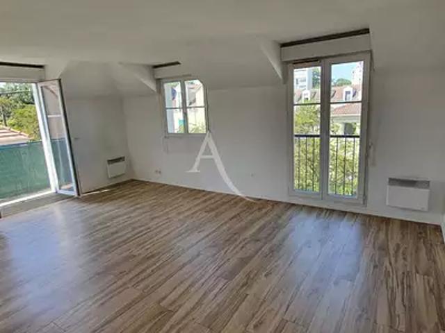 Rungis 94150 Location appartement 3 pièces t3 au dernier étage
