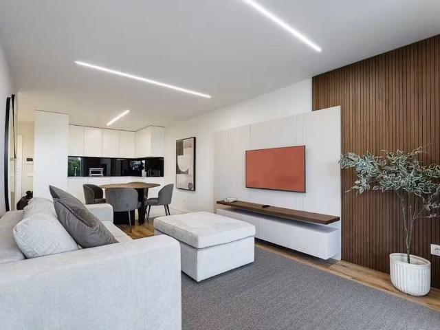 Rua Azeredo Lobo, Vila Nova de Gaia, Porto 4405 728