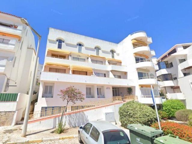 Rua Gil Eanes, Edifício Monte Carlo, nº 4 | 26084066198