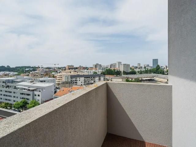 Rua do Campo Alegre, Porto, Braga 4150 177